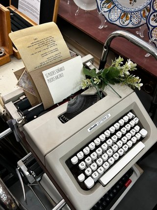 Máquina de escribir Olivetti Lettera 25 vintage