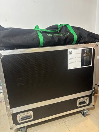 Amate Audio NÍTID S15 + flight case + stands