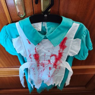 Disfraz niña enfermera zombie Halloween talla 3-4.