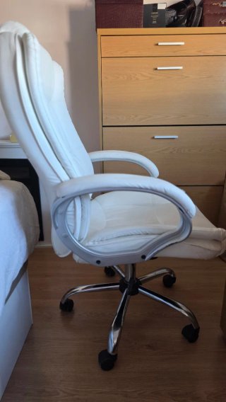 Silla de oficina blanca piel