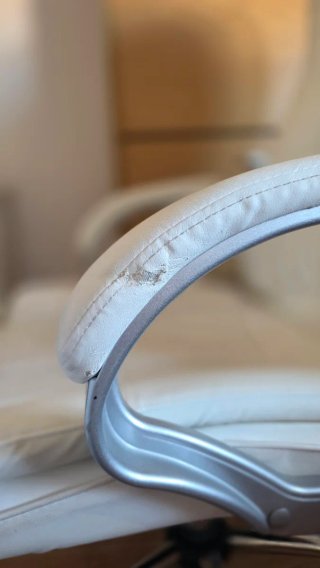 Silla de oficina blanca piel