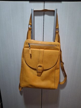 Mochila amarilla de piel MISAKO