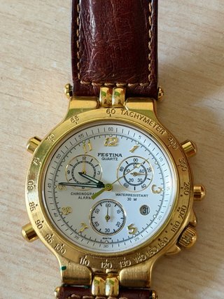 Reloj Festina Cronógrafo Alarma Dorado