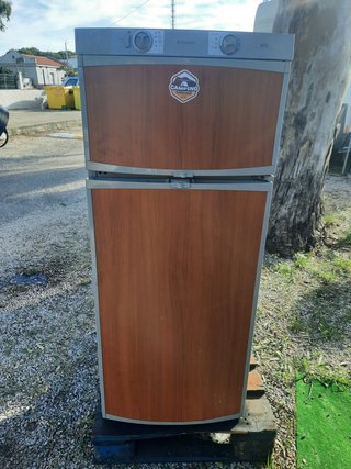Nevera Trivalente para Caravana/Autocaravana