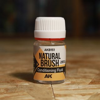 AK Interactive Natural Brush Conditioning Fluid