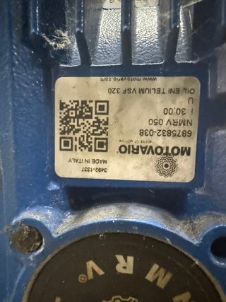 Reductor motovario con motor