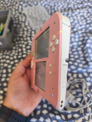 Nintendo 2DS Rosa con Cargador y Lápiz