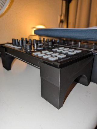 Soporte Elevador Traktor X1 MK2 - Xone:42