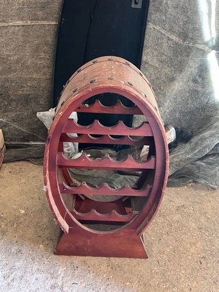Botellero de madera estilo barril