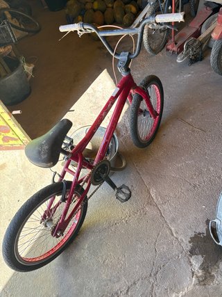 Bicicleta BMX Roja