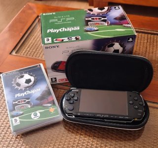 PSP Slim & Lite Negra + Juego PlayChapas