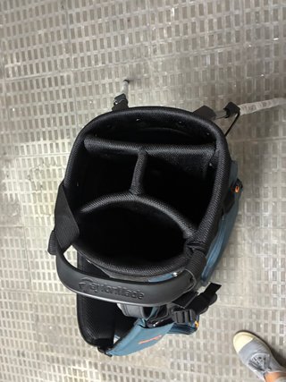 Bolsa de palos de golf sin estrenar. Taylormade