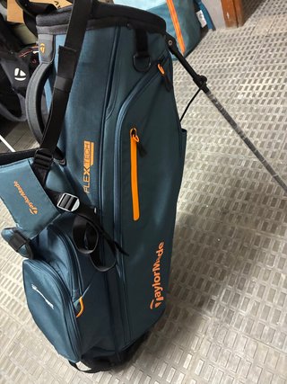 Bolsa de palos de golf sin estrenar. Taylormade