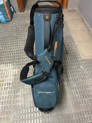 Bolsa de palos de golf sin estrenar. Taylormade
