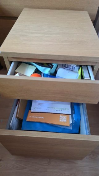 Cajonera de oficina con ruedas