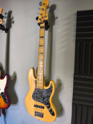 Bajo Fender Jazz Bass Elite V+ Pedalera