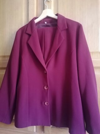 Traje pantalón señora talla 50 granate