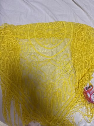 Mantoncillo amarillo Stradivarius