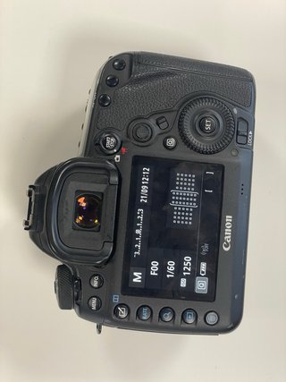 Canon EOS 5D Mark IV - 11.541 disparos