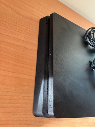 Playstation 4 Slim Nera e Rossa