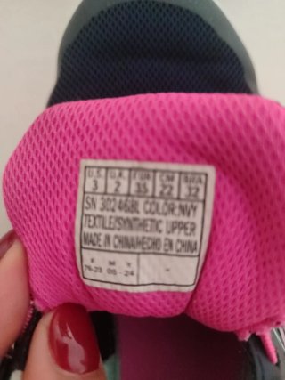 Zapatillas Skechers Niña Negras y Rosas