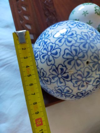 Sfere decorative in porcellana. Lotto a 15€