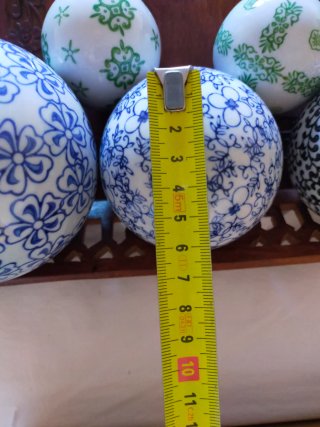 Sfere decorative in porcellana. Lotto a 15€