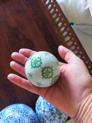 Sfere decorative in porcellana. Lotto a 15€