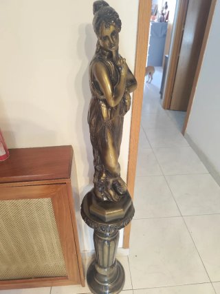 Figura Diosa con Columna Escayola