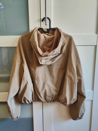 Chaqueta Zara Beige con Capucha