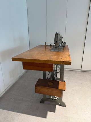 Máquina de coser antigua ŁUCZNIK