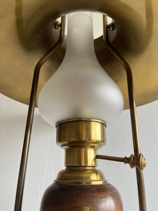 Antica lampada navale in legno e ottone