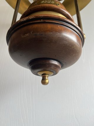 Antica lampada navale in legno e ottone