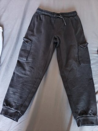 Pantalon largo de niño en buen estado