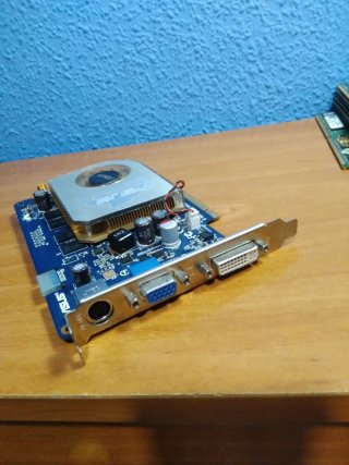 Scheda Grafica Asus PCI Express 512MB