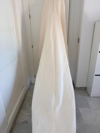 Vestido de Novia Beige con Pedrería