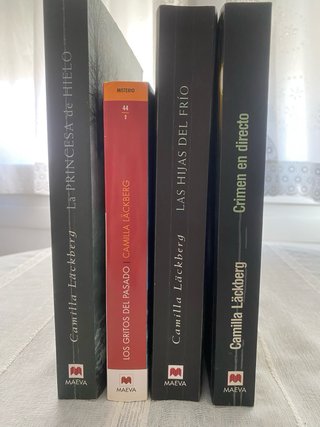 Lote 4 novelas de Camilla Läckberg