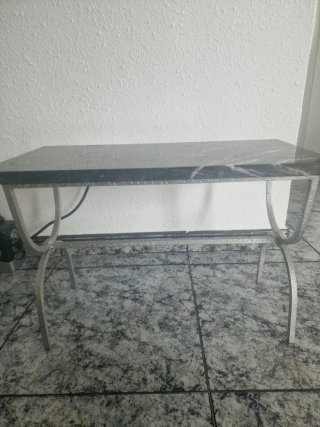 Mesa auxiliar vintage mármol y metal
