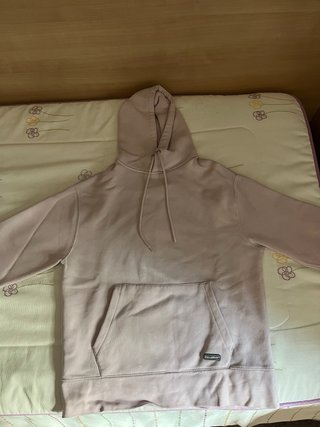 Sudadera rosa Pull and Bear