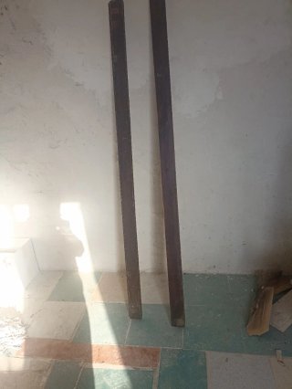 Cabecero de cama antiguo de madera