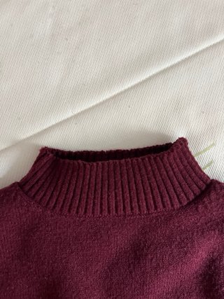 Jersey granate cuello alto