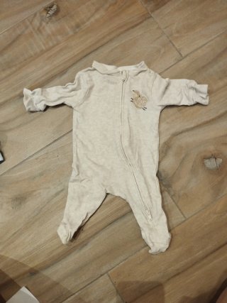 LOTE 5:  Pijamas Bebé recién nacido