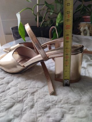 Sandalias doradas
