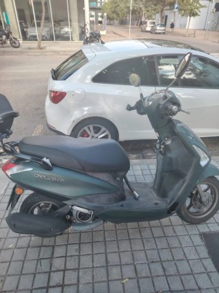 Yamaha Scooter Gris/Verde
