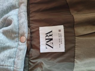 Chaqueta Zara verde con capucha
