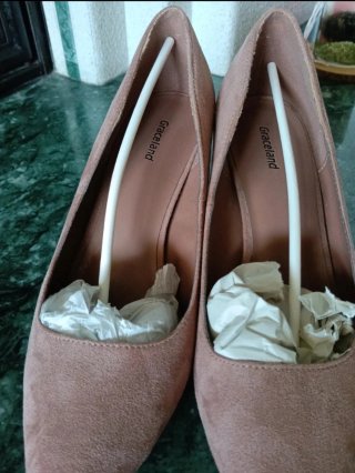 Scarpe con tacco scamosciate beige/marroncino.