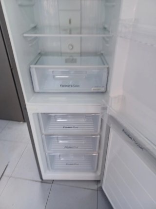 Nevera Daewoo combi 1.88m x 60cm