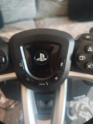 Volante Hori + Cascos + Gran Turismo 7 PS5