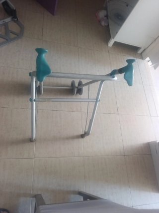Andador 4 ruedas plegable con frenos