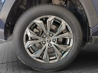 TOYOTA RAV4 220H ADVANCE